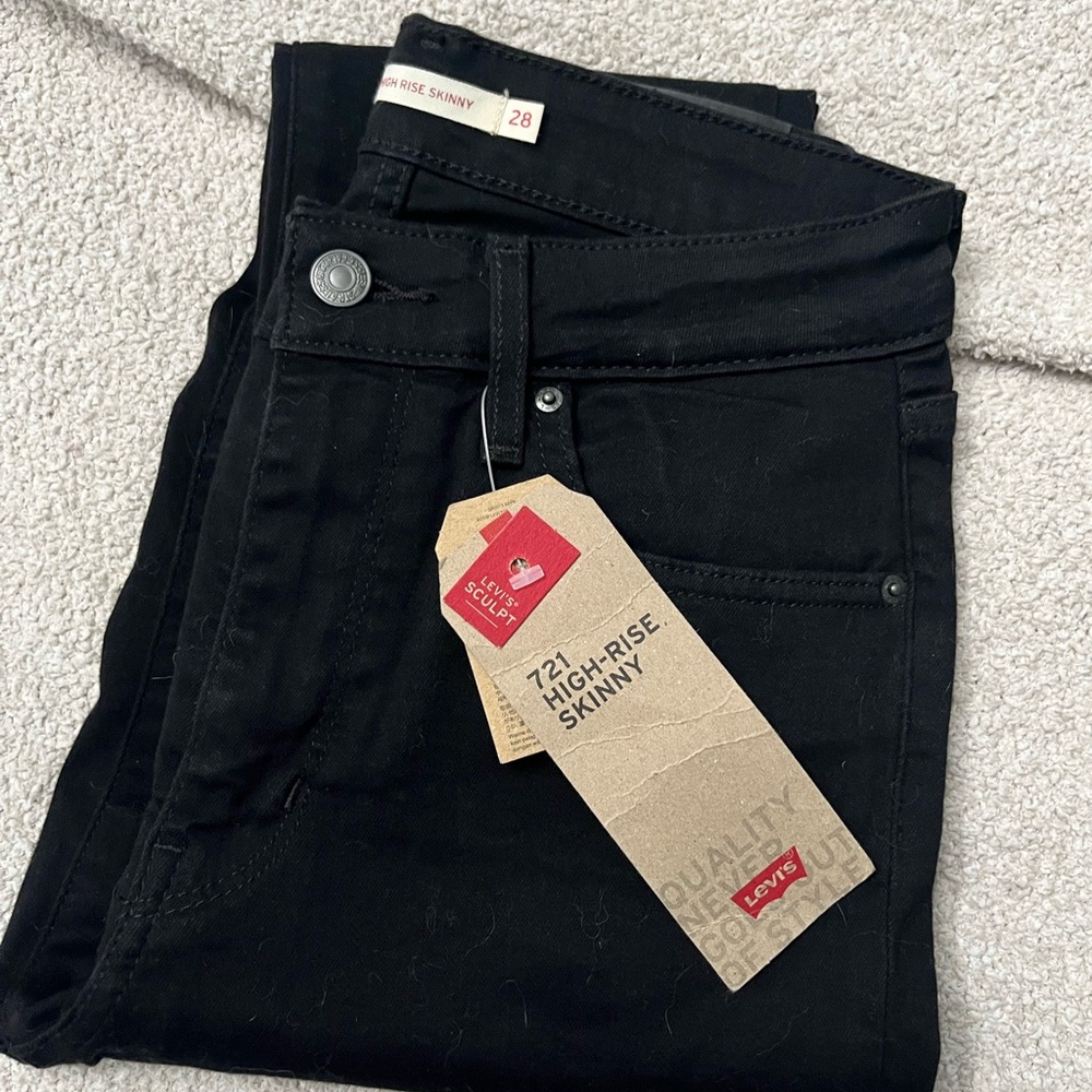 Levi's 721 High-Rise Skinny Jeans in Black